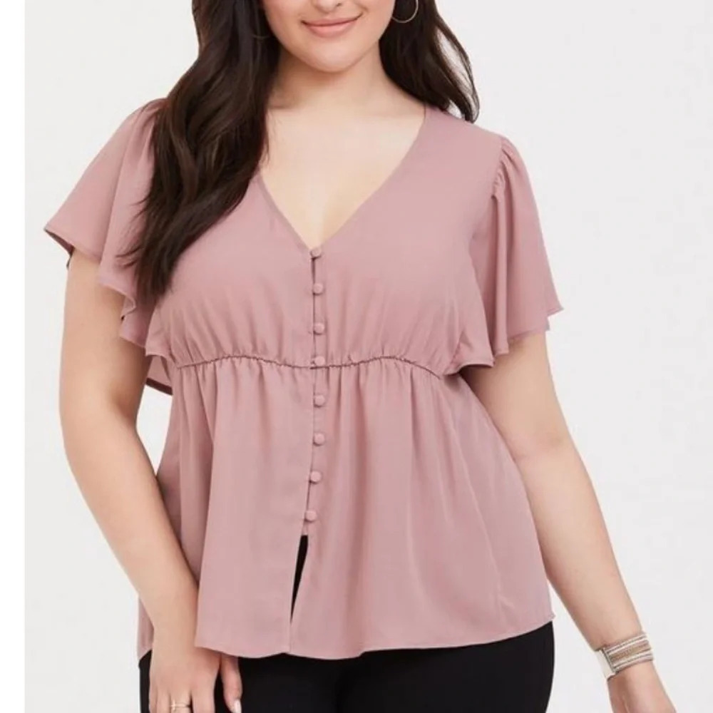 Torrid Georgette Flutter Sleeve Blouse Blush NWT Sz 2